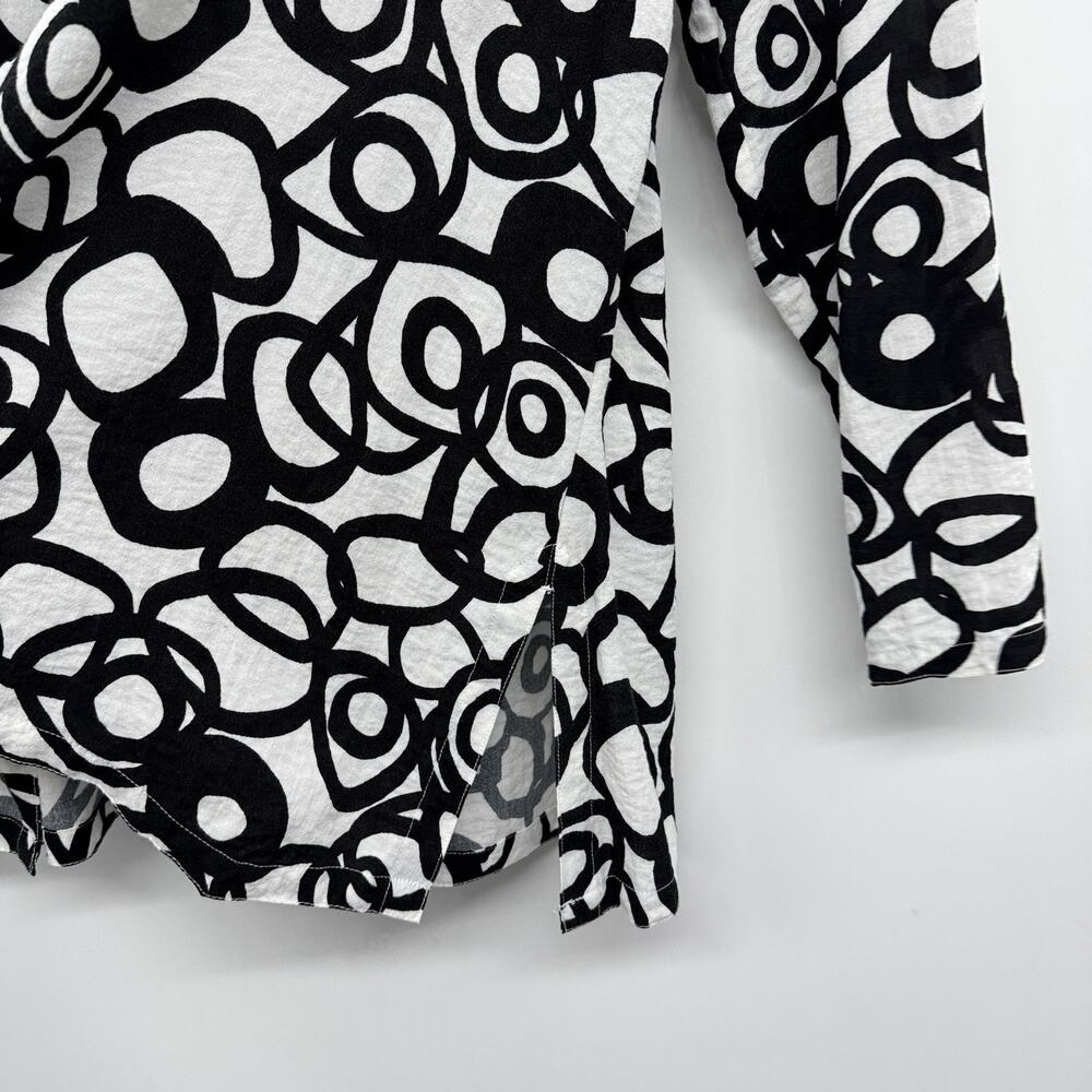 John Mark Women's Geometric Printed Button Up Shi… - image 5